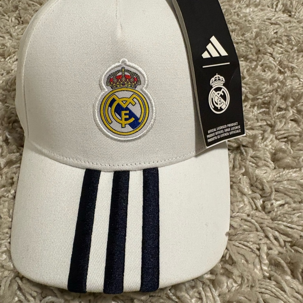 Adidas Real Madrid Cap in white, youth size, NWT